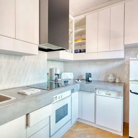 Paradoux Cour Hyper Centre Apartment *